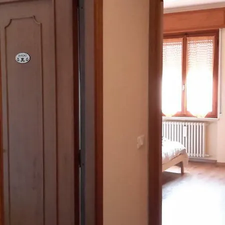 Il Di Ross Oda ve Kahvaltı 2*